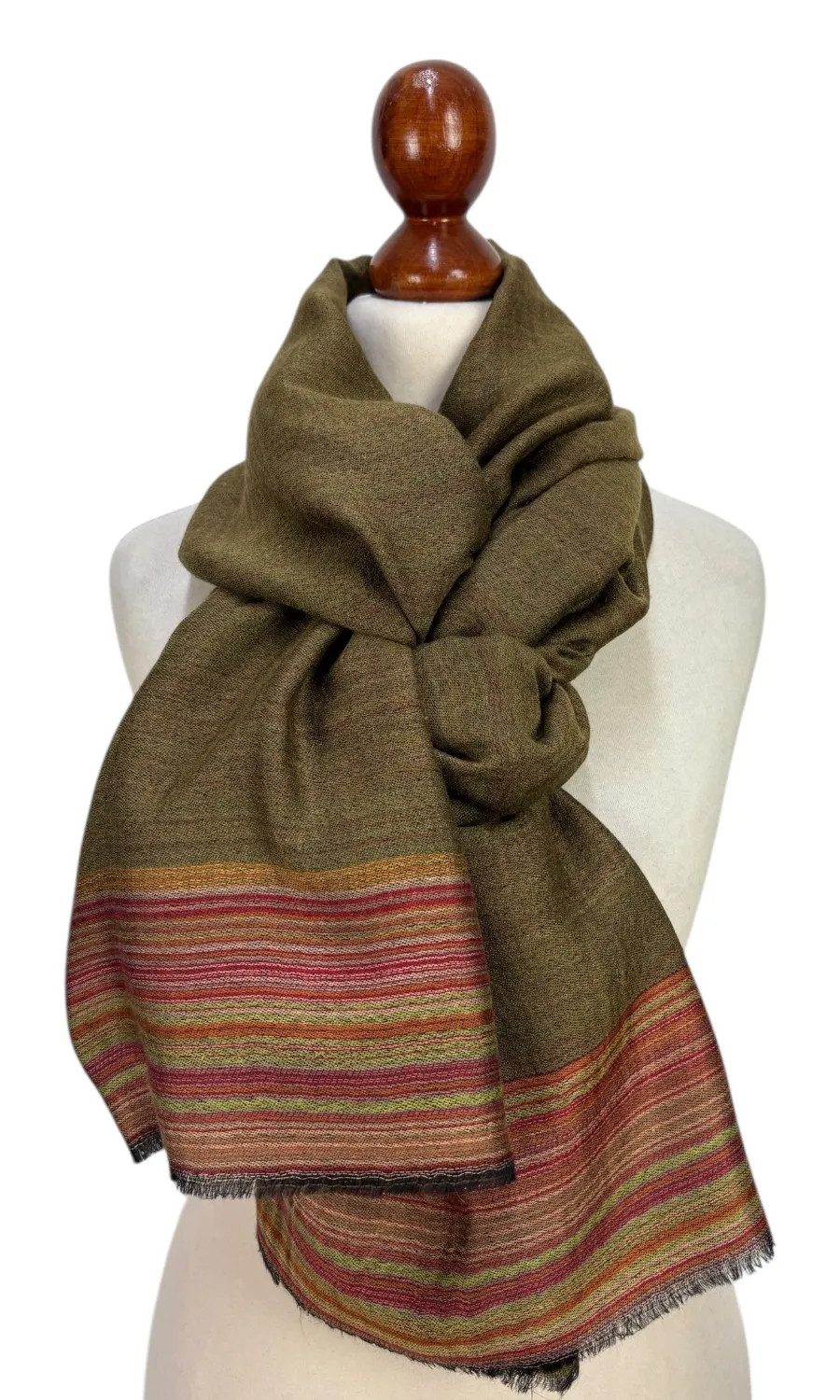 Mohini  - großer Schal aus feiner Wolle Mohini  - großer Schal aus feiner Wolle