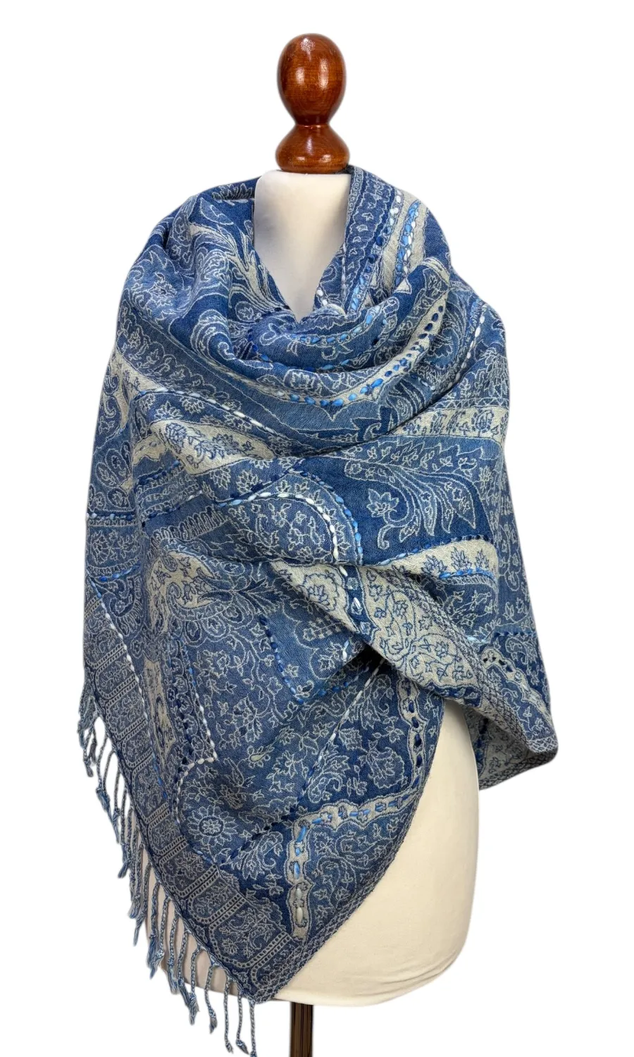 Mohini - großer bestickter Merinoschal