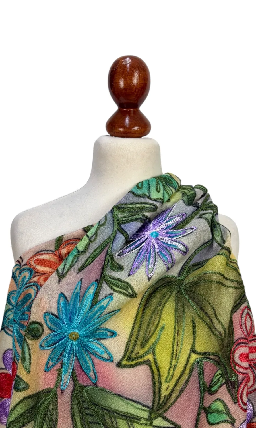 Großer Merinoschal mit Bestickung - Mohini - Elegante Damen Stola