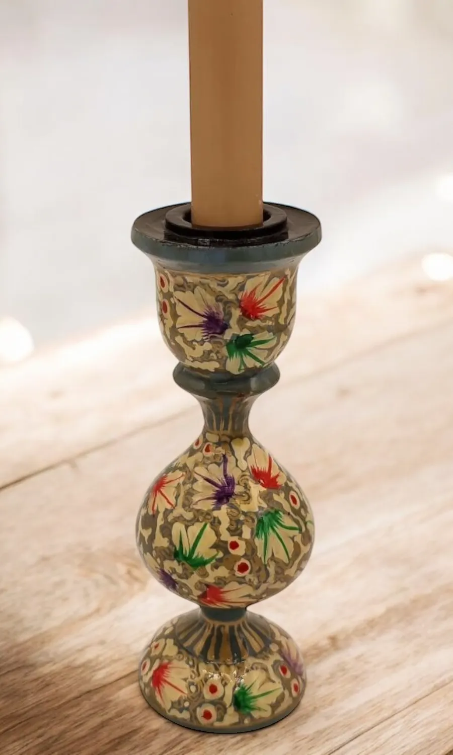 handbemalter Kerzenständer aus Holzmaché 
