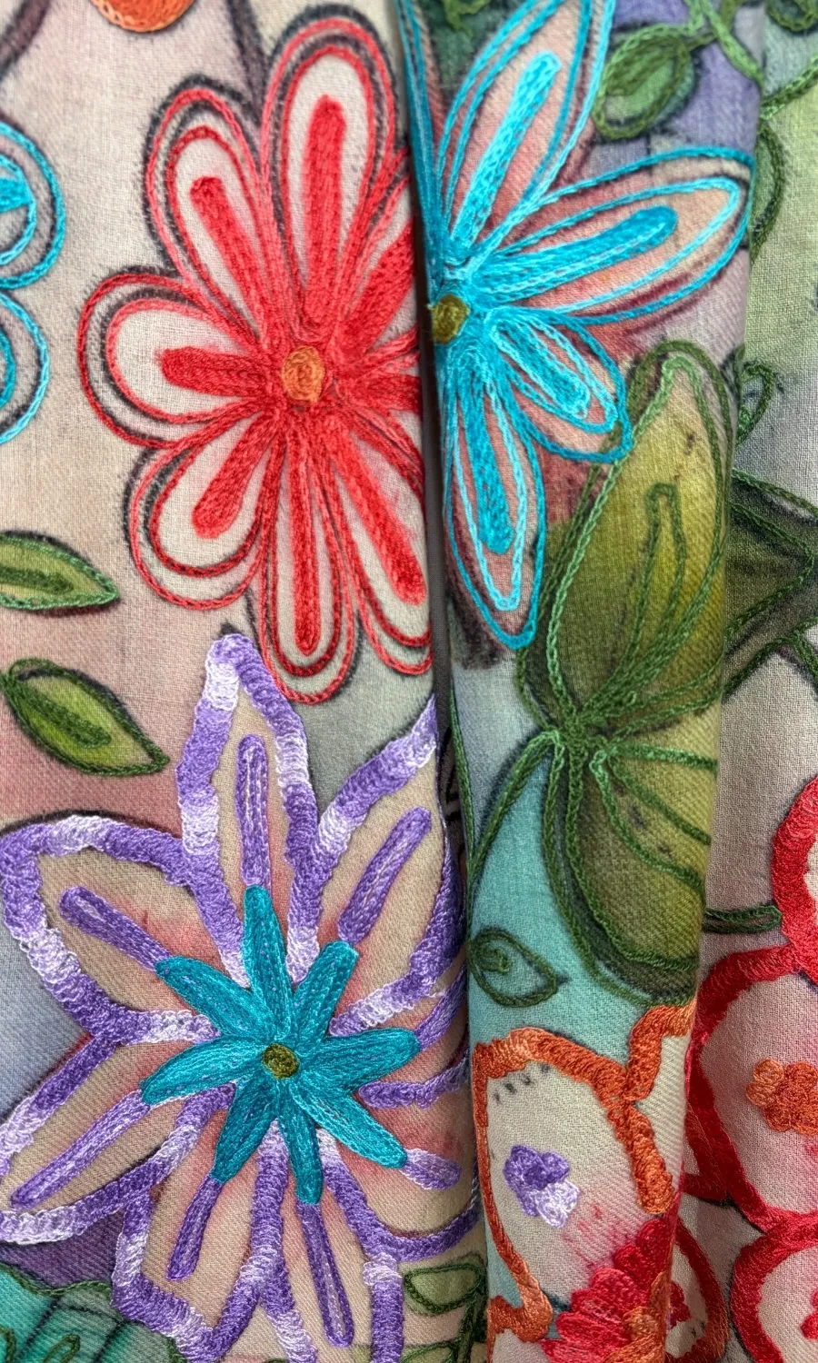 Großer Merinoschal mit Bestickung - Mohini - Elegante Damen Stola