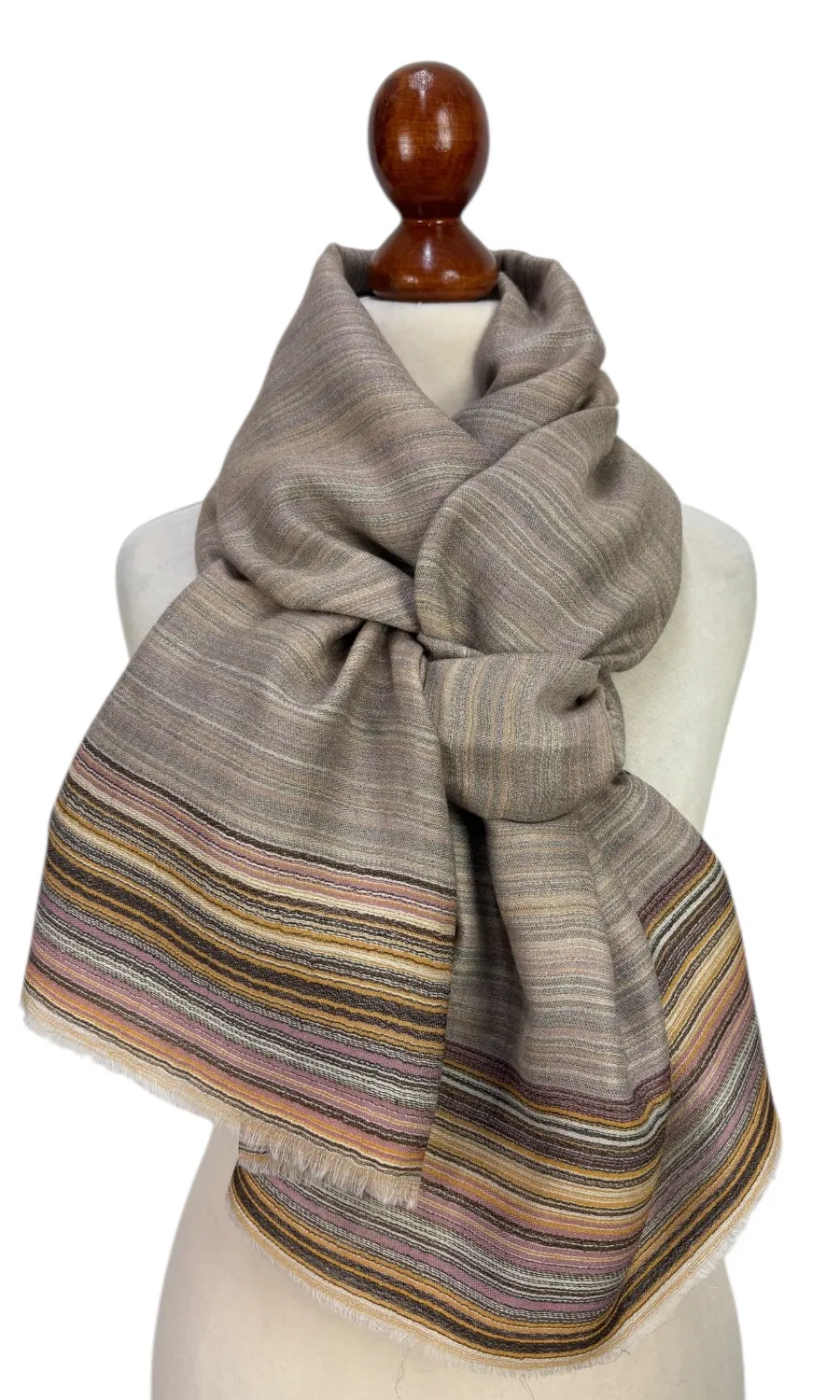 Mohini  - großer Schal aus feiner Wolle