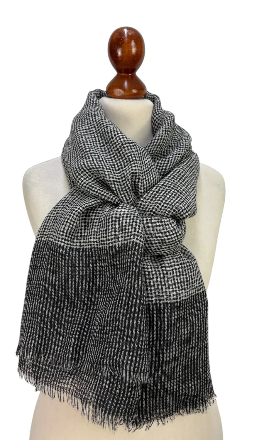 Mohini - großer Schal aus feiner Wolle