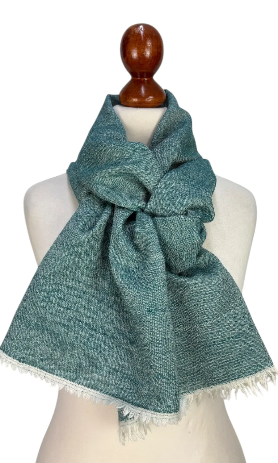 Mohini- schmaler Schal aus reiner Merinowolle  Mohini- schmaler Schal aus reiner Merinowolle