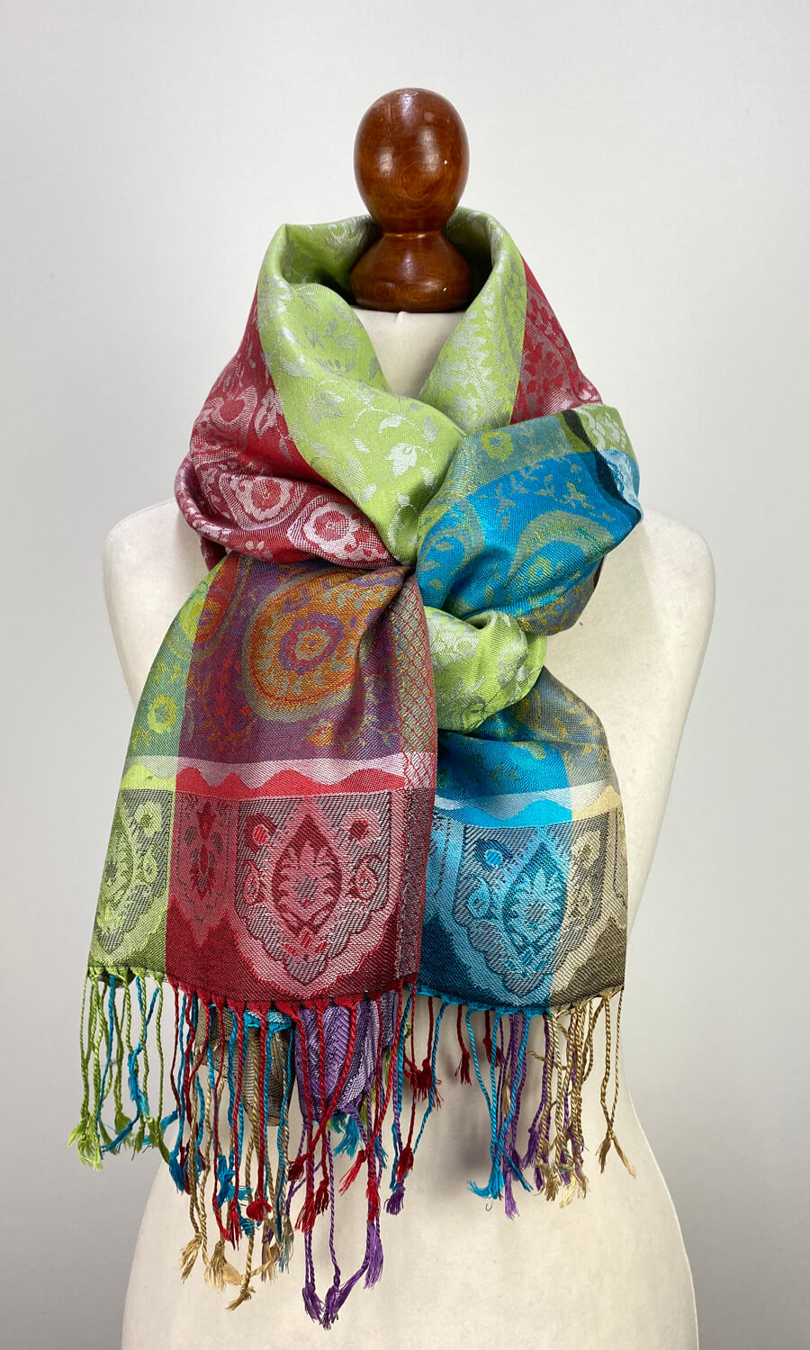 Mohini - großer Seidenschal mit verschiedenen Mustern 