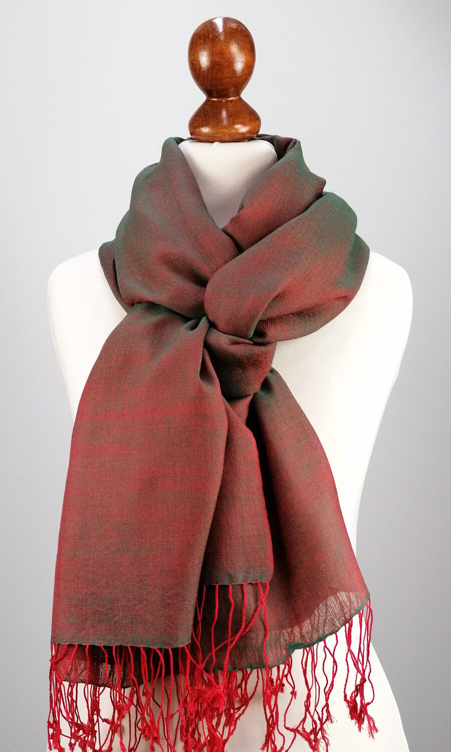 Mohini - eleganter großer Schal aus Kaschmir und Seide Mohini - eleganter großer Schal aus Kaschmir und Seide