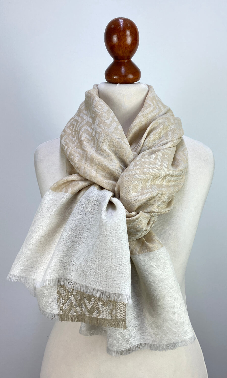 eleganter großer Schal aus Kaschmir und  Seide