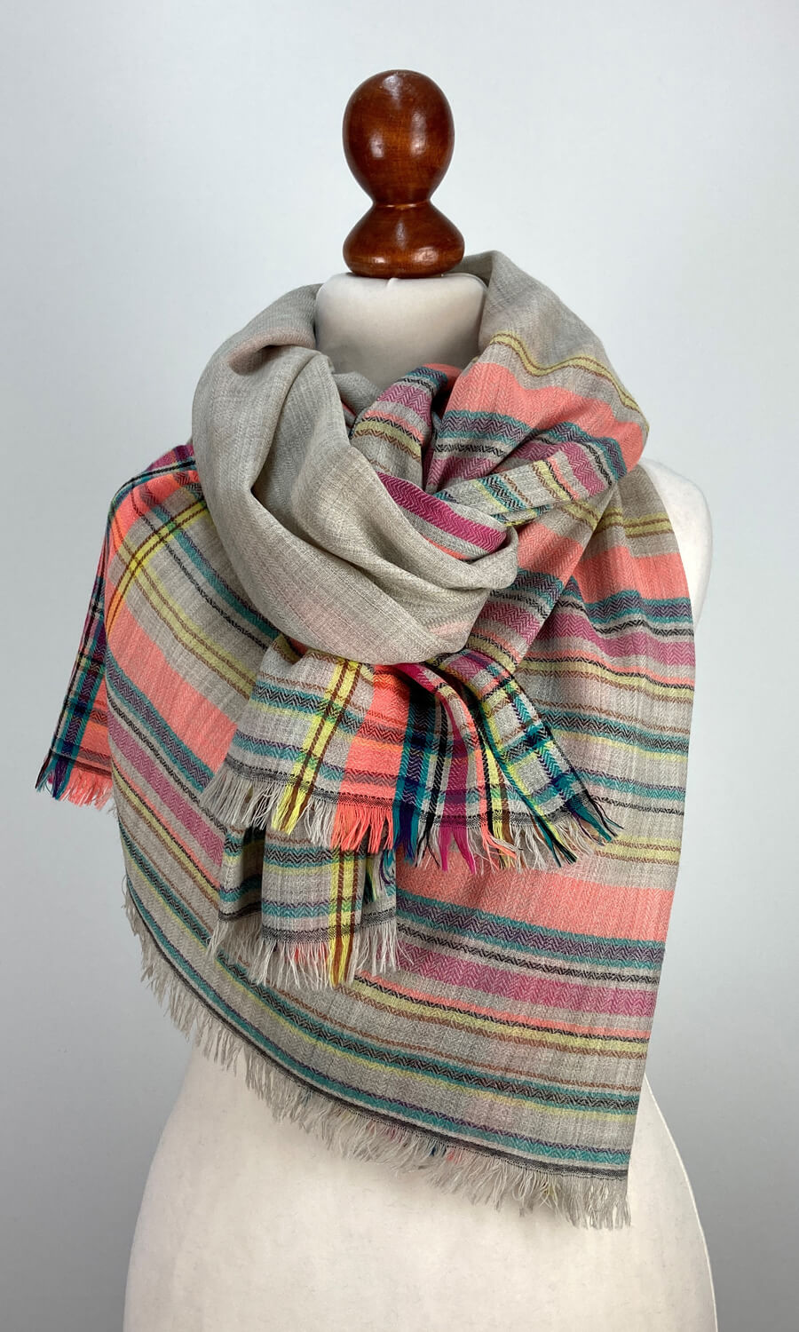 Colorful Stripes - großer Schal aus feiner Kaschmirwolle