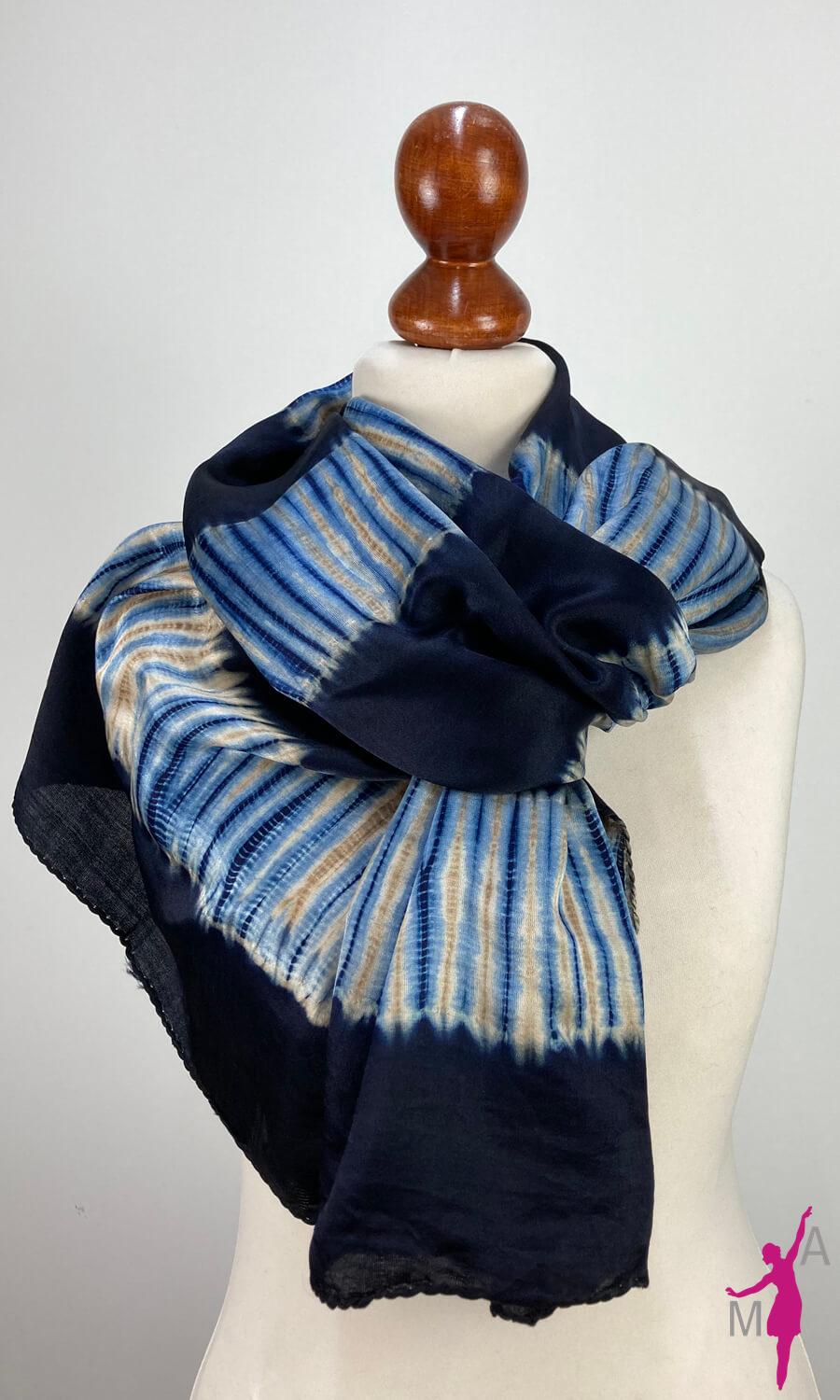 "Unica" - kleiner Schal aus reiner Seide