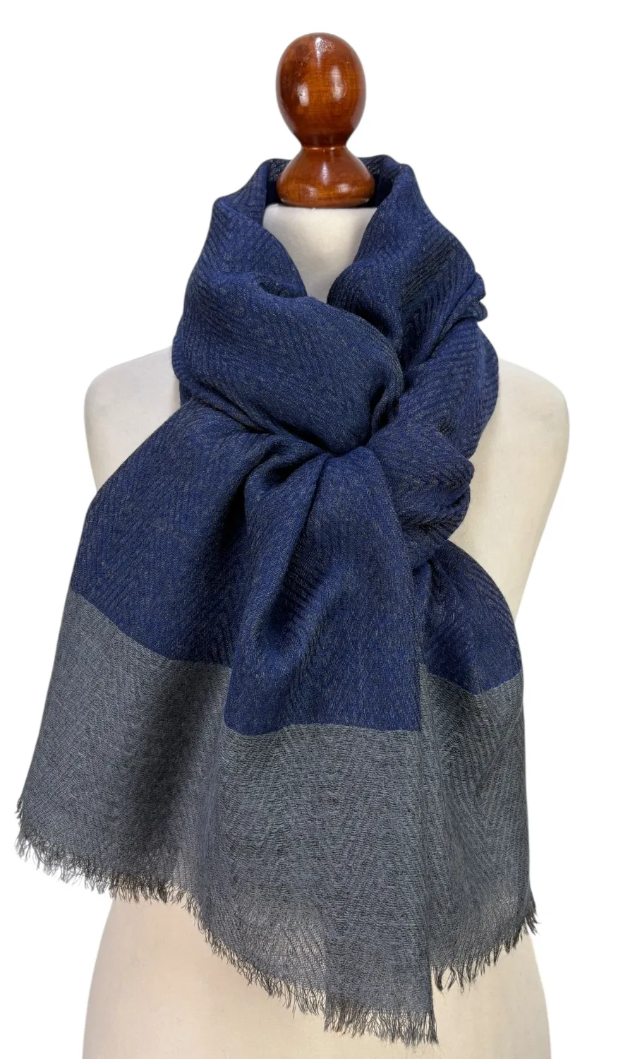 Mohini - großer Schal aus feiner Wolle 