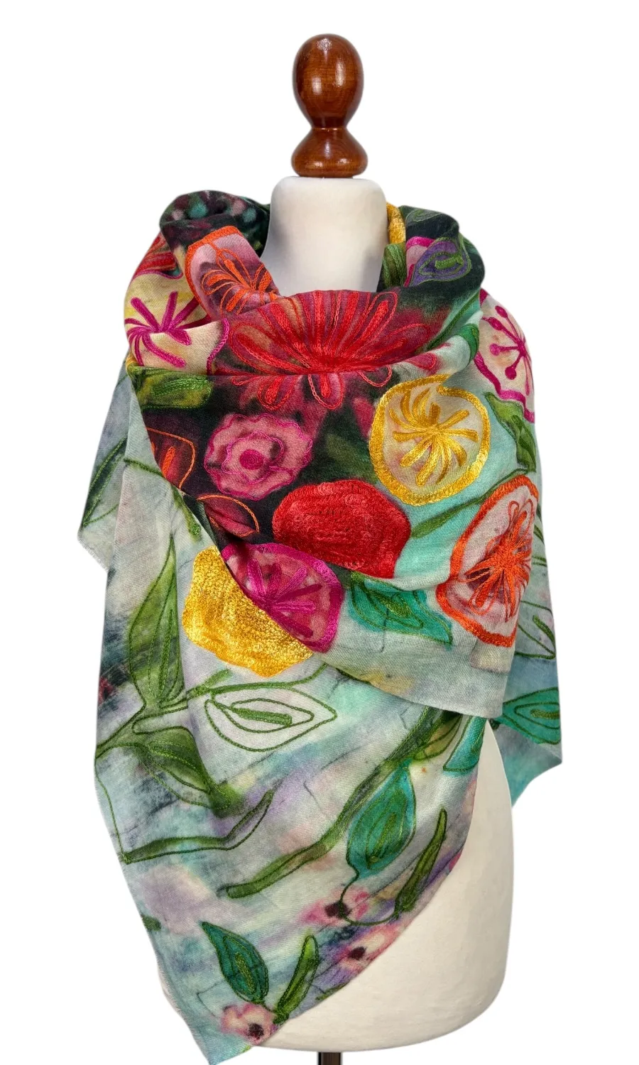 Mohini - großer bestickter Merinoschal