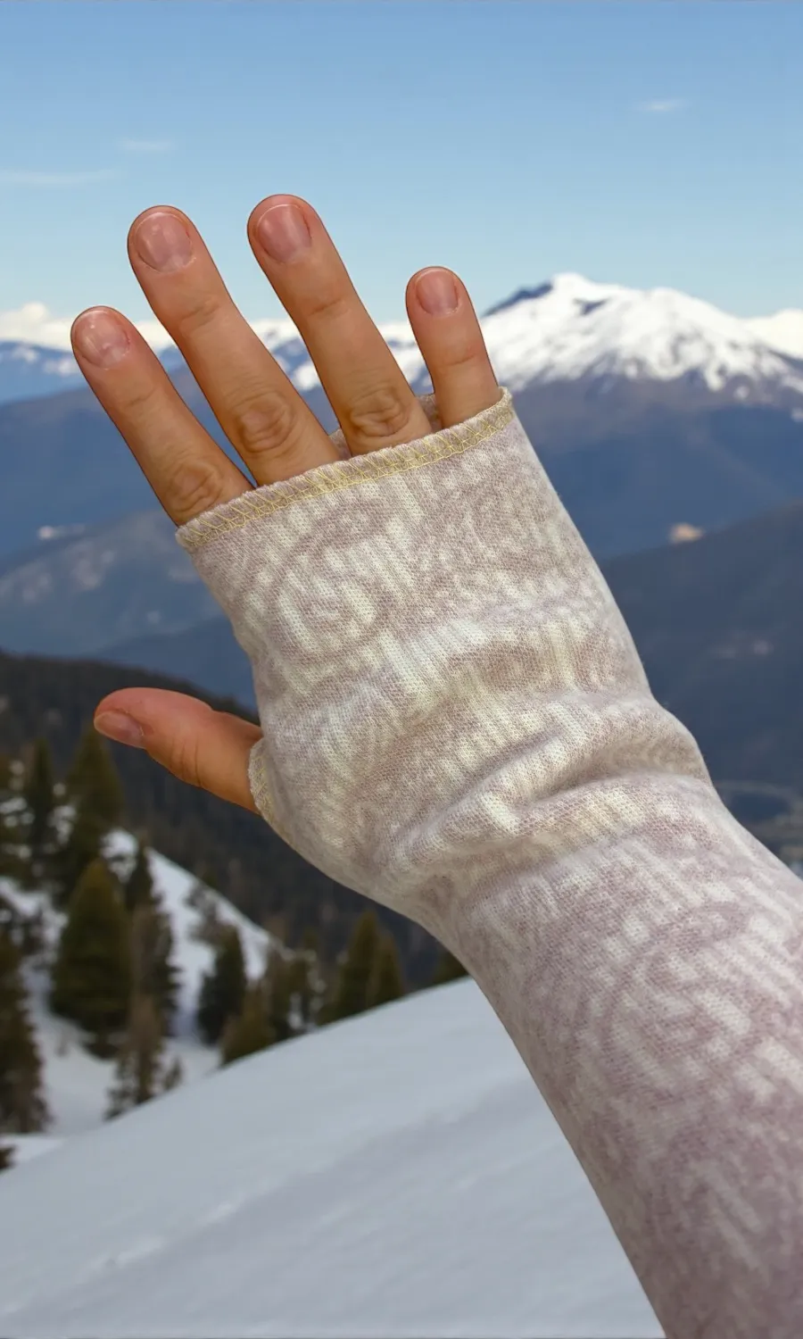 Mohini - handgefertigte Stulpen aus Lambswool -Jersey 