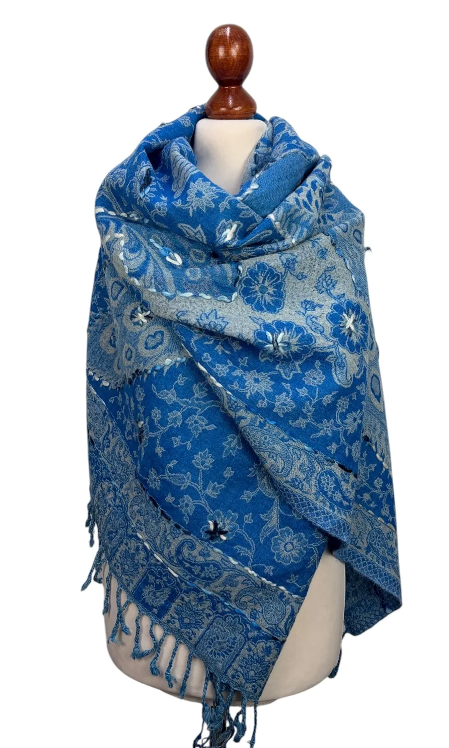Mohini - großer bestickter Merinoschal