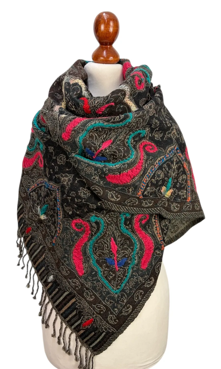 Mohini - großer bestickter Merinoschal