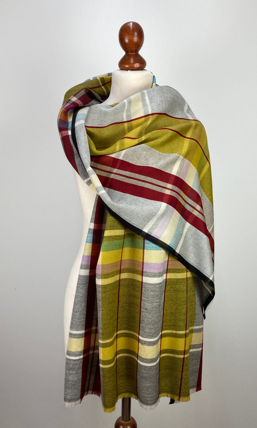 Freedom & Passion - großer zweiseitiger Schal aus Merinowolle