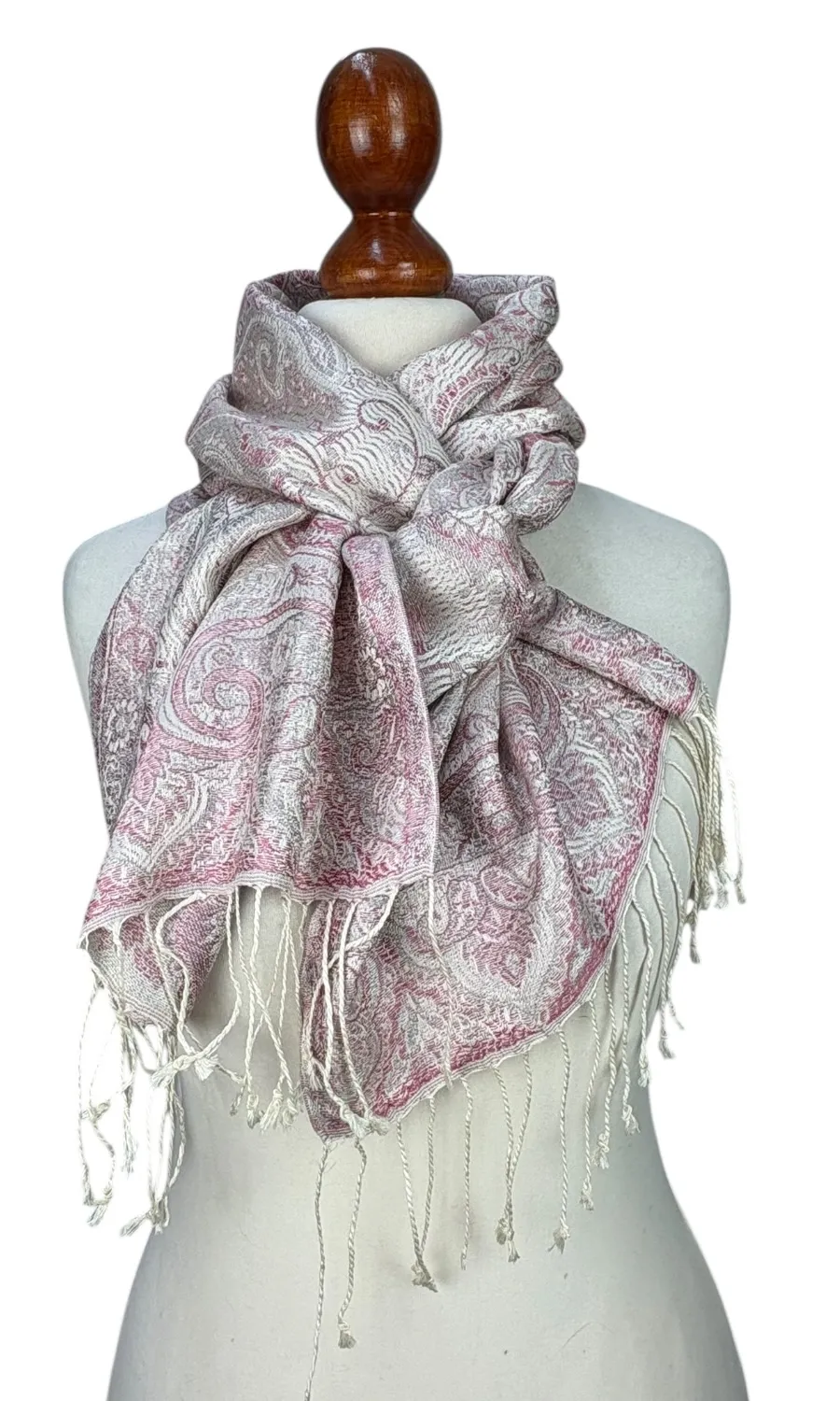   Mohini - Seidenschal mit zeitlos schönem Muster