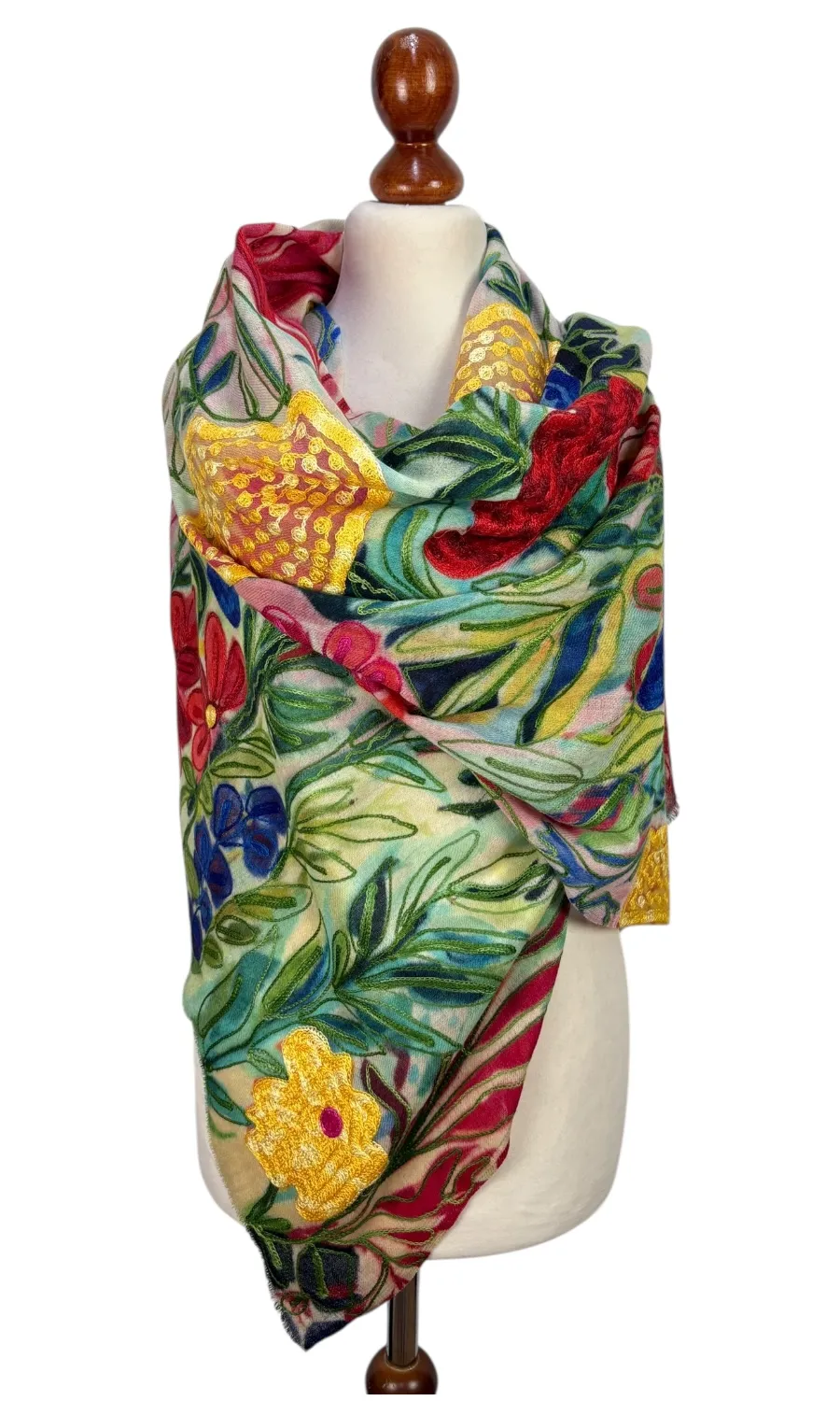 Mohini - großer bestickter Merinoschal 