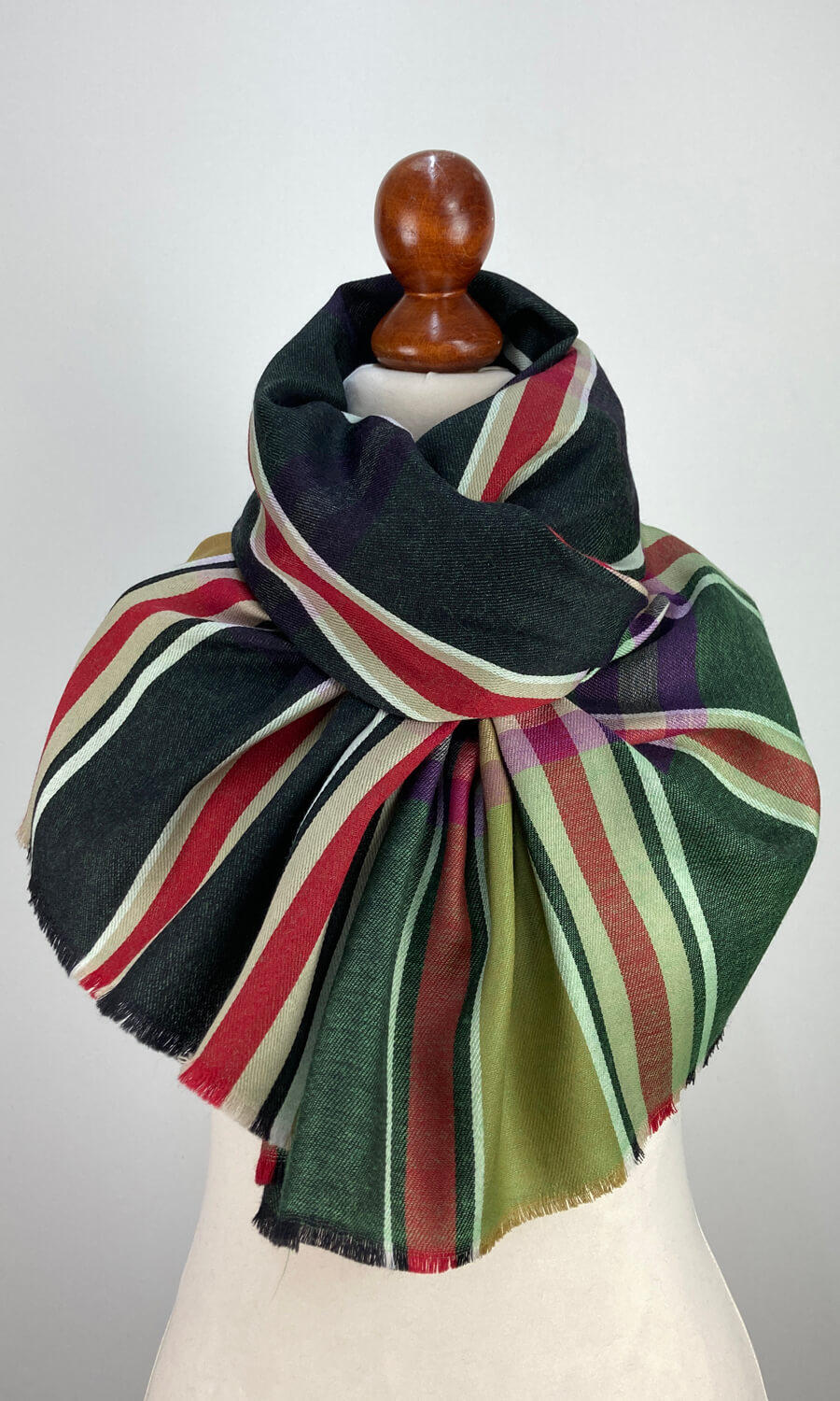 Happy & Joy - großer zweiseitiger Schal aus Merinowolle