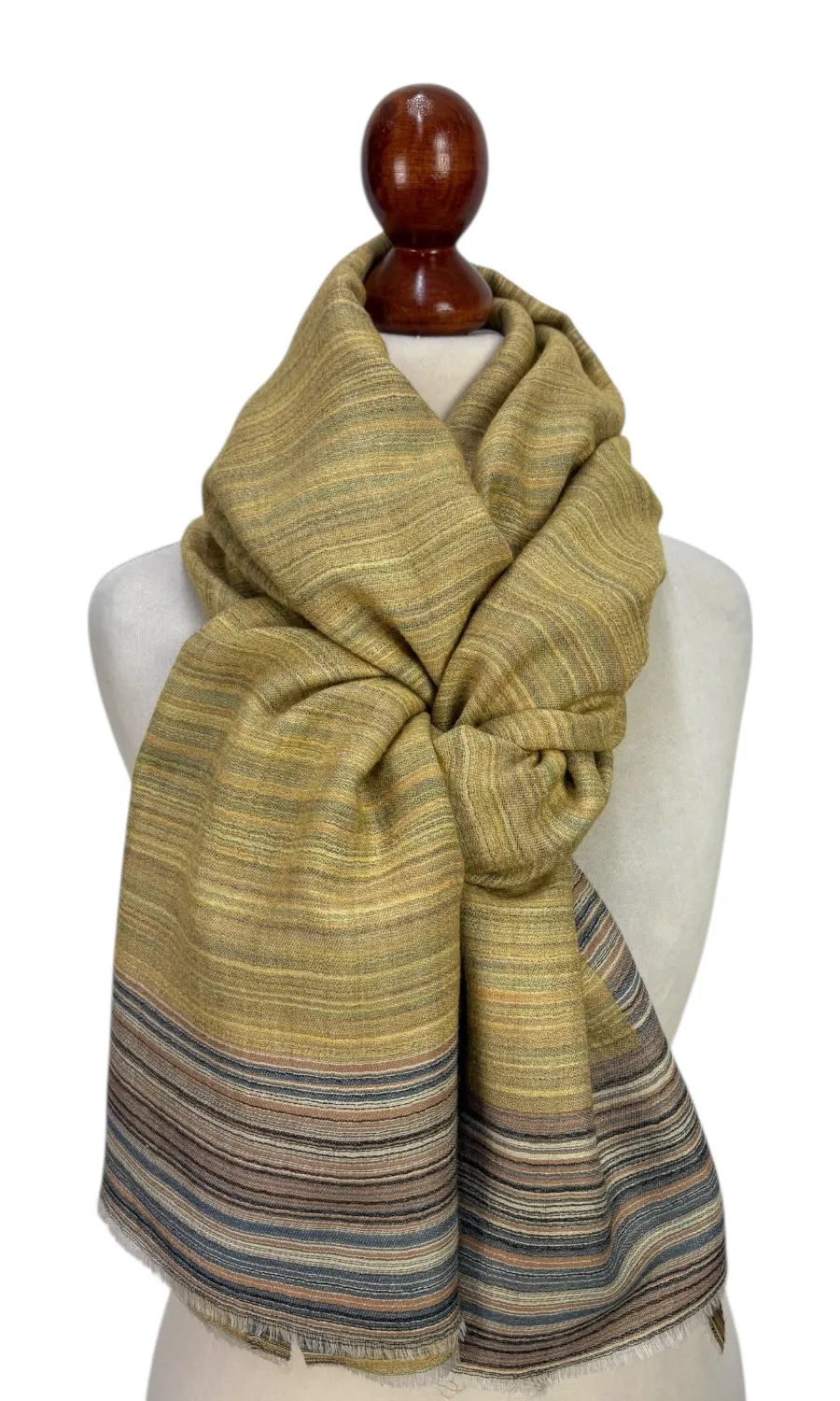 Mohini  - großer Schal aus feiner Wolle