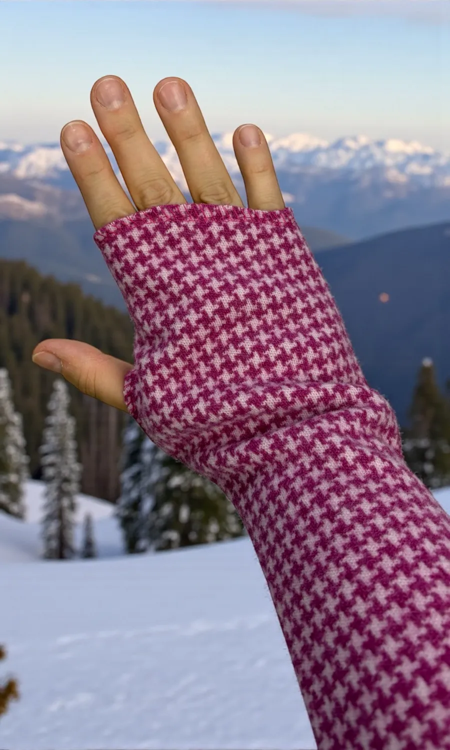 Mohini - handgefertigte Stulpen aus Lambswool -Jersey