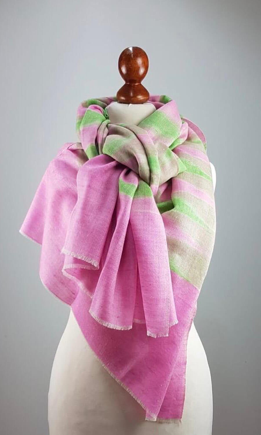 Mohini  - großer handgewebter Schal aus Pashminawolle Mohini  - großer handgewebter Schal aus Pashminawolle