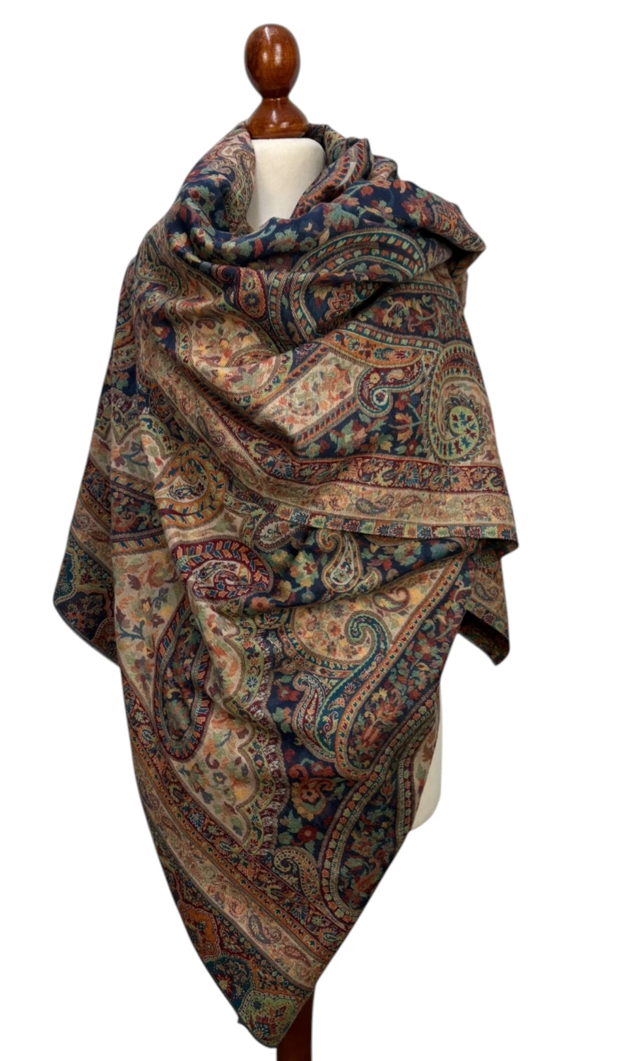 Mohini - handgefertigter großer Schal in edlem Materialmix