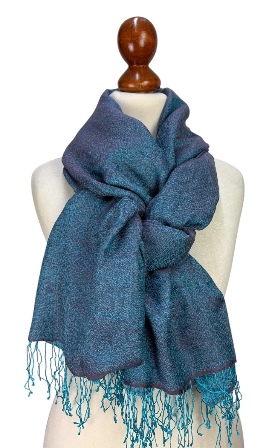 Mohini - eleganter großer Schal aus Kaschmir und Seide  Mohini - eleganter großer Schal aus Kaschmir und Seide