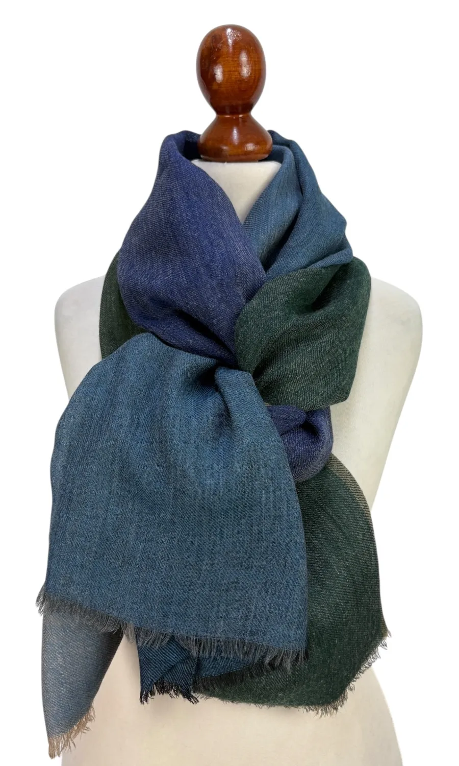 Mohini - großer Schal aus feiner Wolle