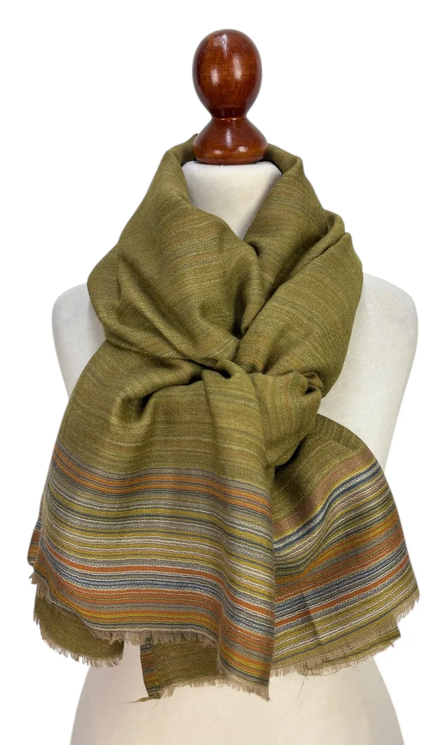 Mohini  - großer Schal aus feiner Wolle Mohini  - großer Schal aus feiner Wolle