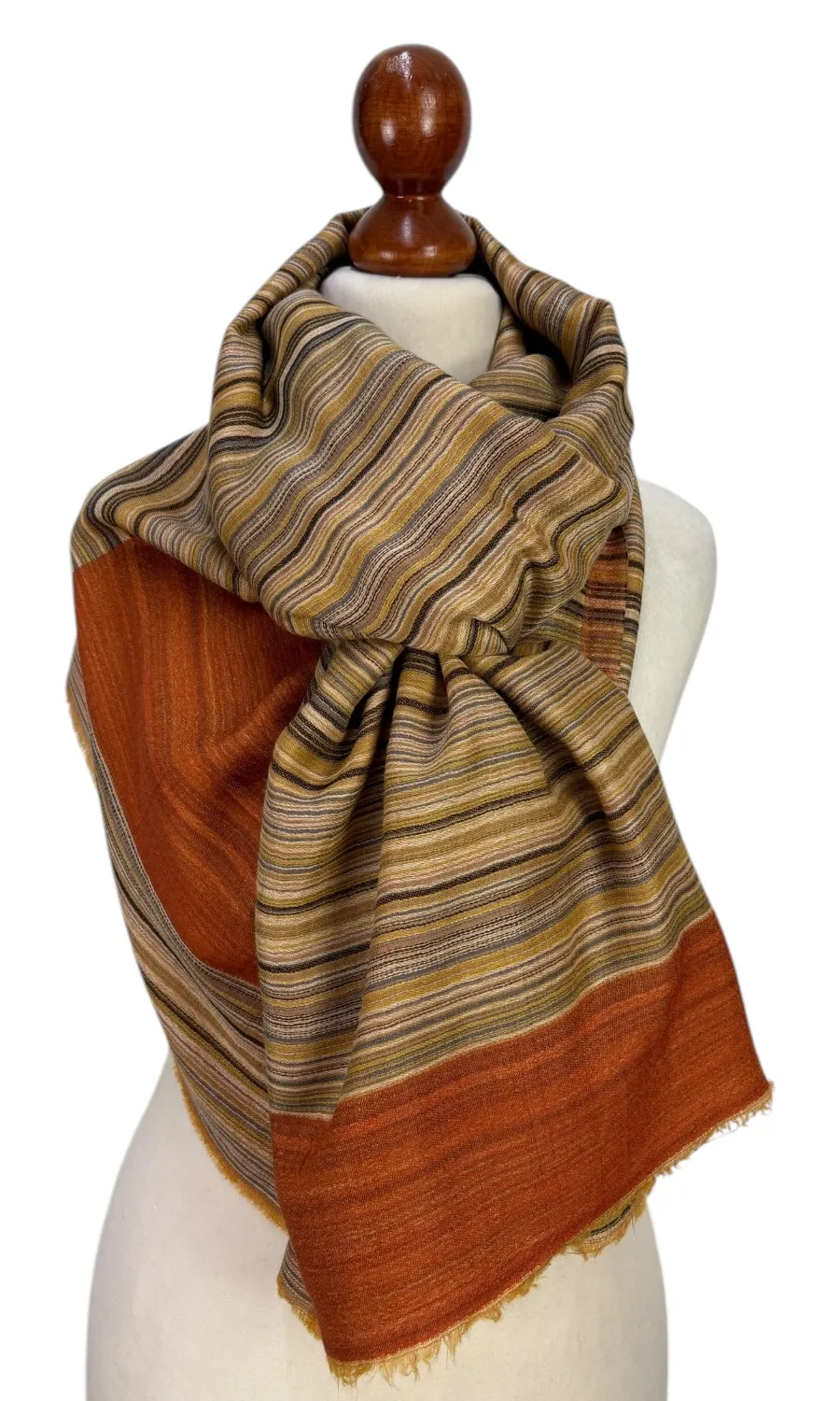 Mohini  - großer Schal aus edlem Materialmix  