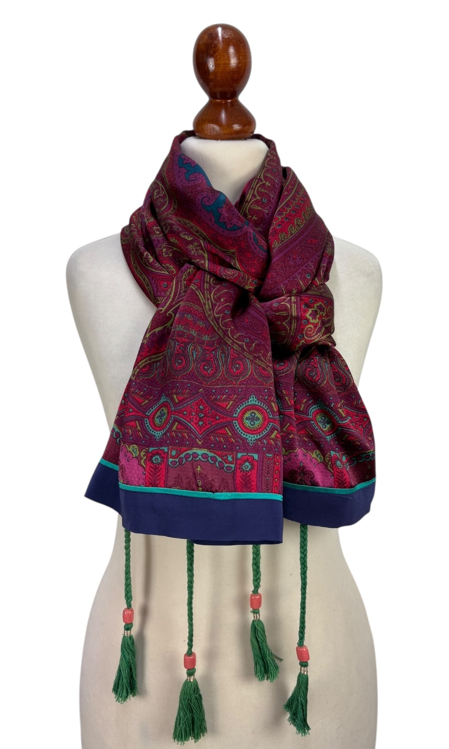 Mohini - großer Seidenschal mit besonderen Trotten