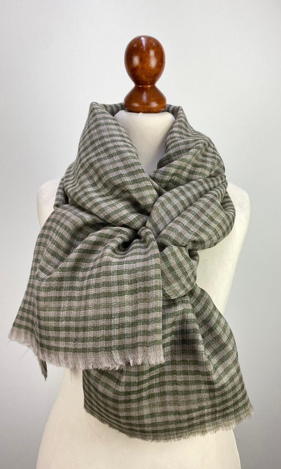 Mohini - großer eleganter Kaschmirschal Mohini - großer eleganter Kaschmirschal