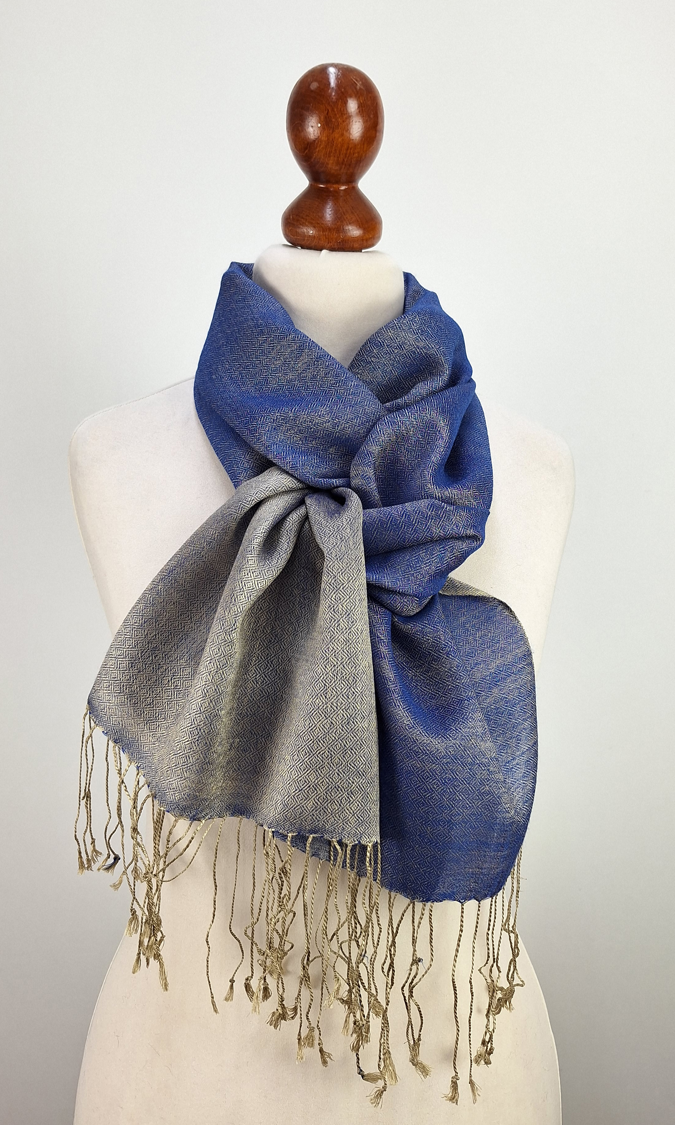 Blue Pearl - schmaler  Schal aus Kaschmir und Seide