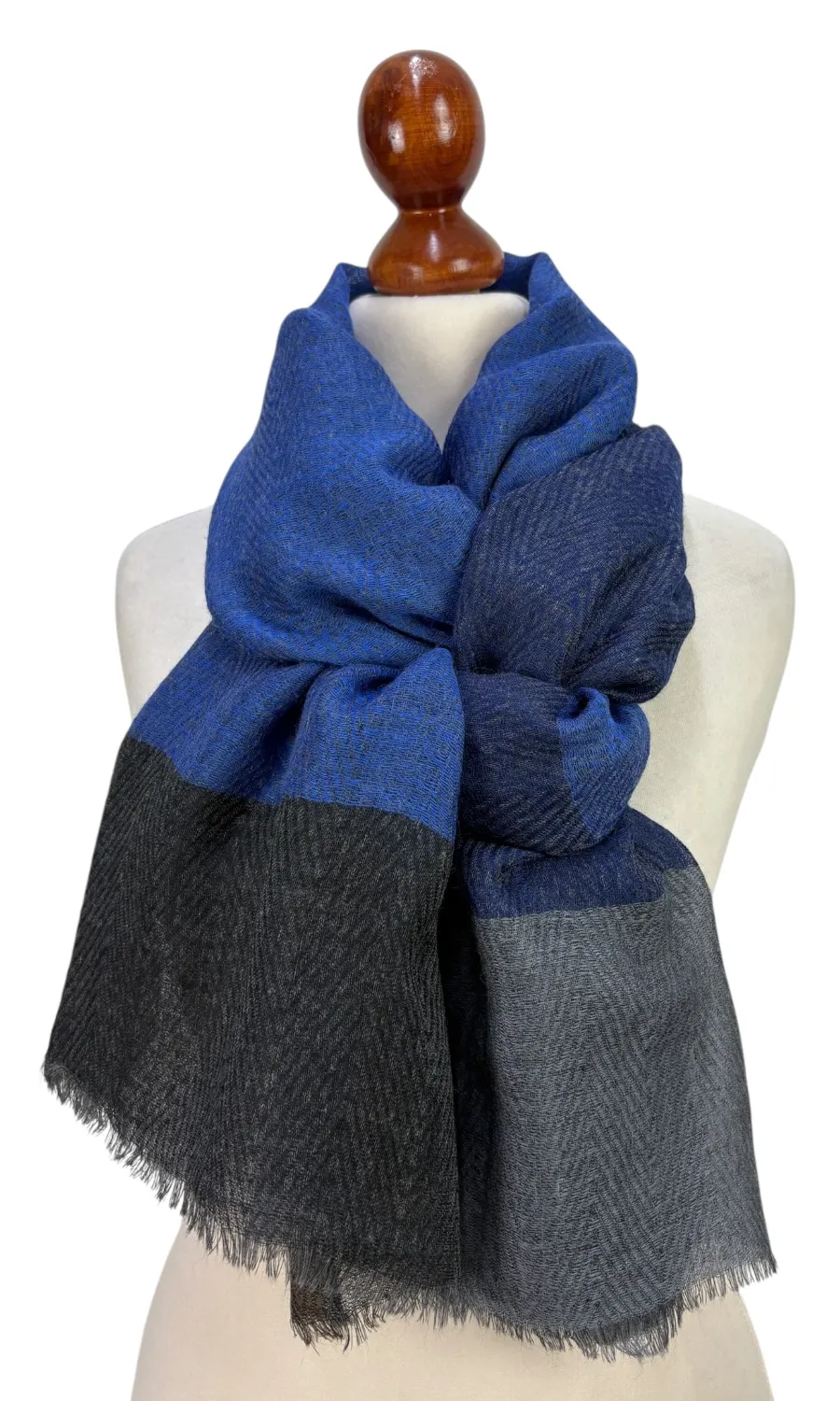 Mohini - großer Schal aus feiner Wolle