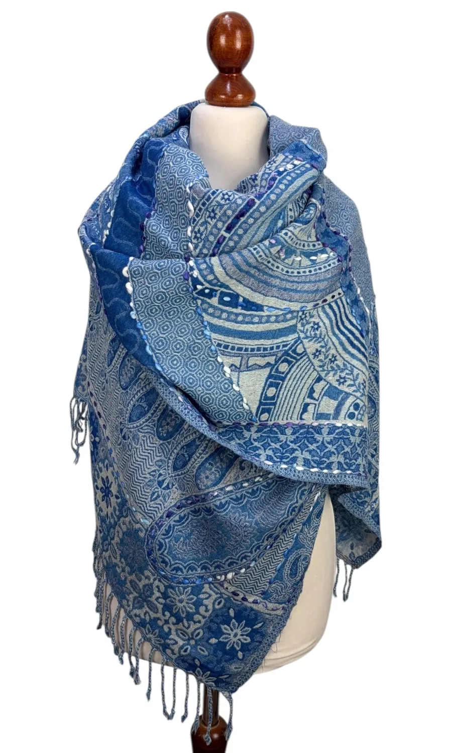 Mohini - großer bestickter Merinoschal