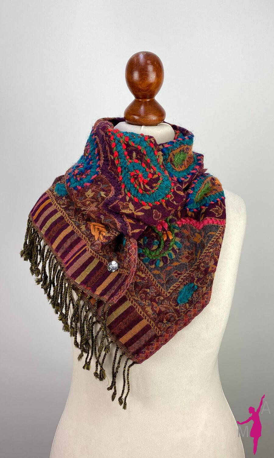 "Belina" - bestickter Schal aus Merinowolle