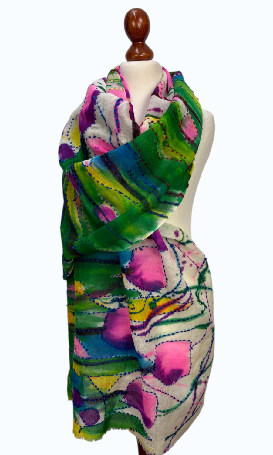 Mohini - großer bestickter Merinoschal