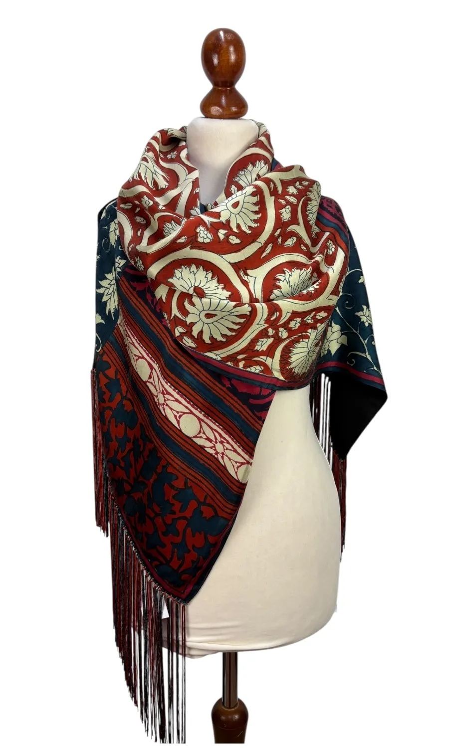 Mohini - großer Seidenschal mit langen Fransen
