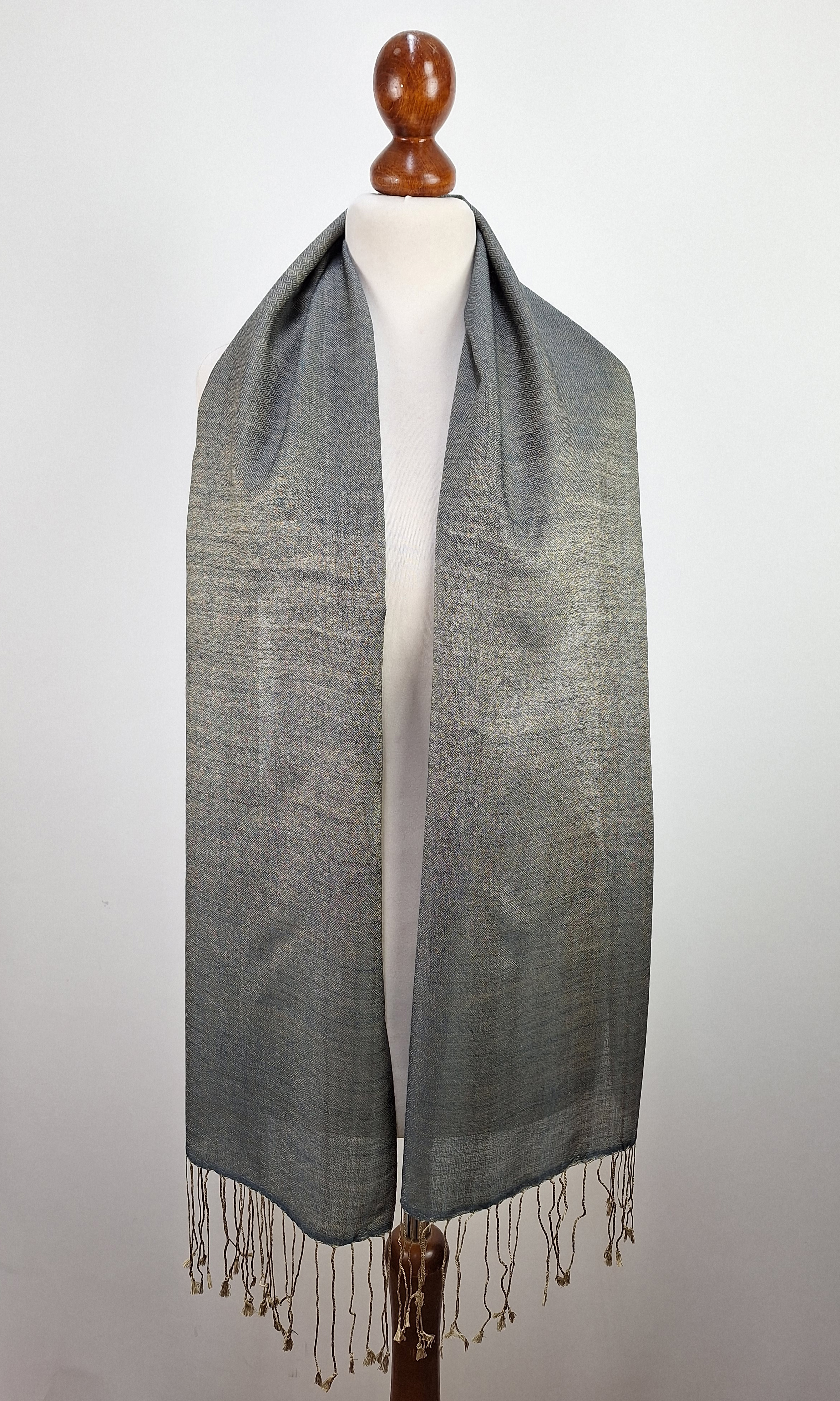 Bluegrey Pearl - schmaler  Schal aus Kaschmir und Seide
