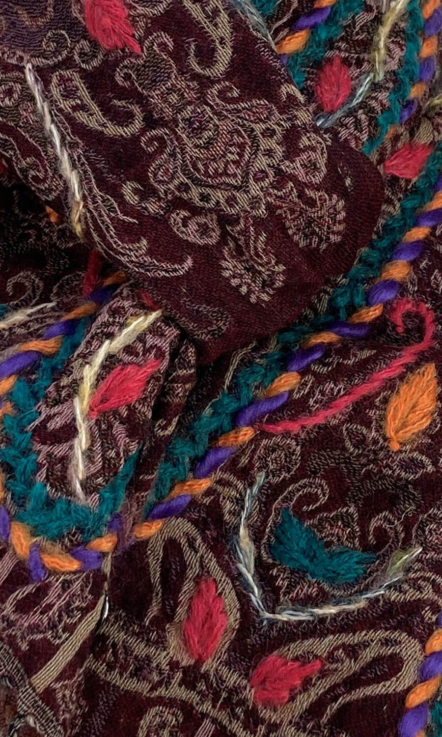 "Balbina" - bestickter Schal aus Merinowolle