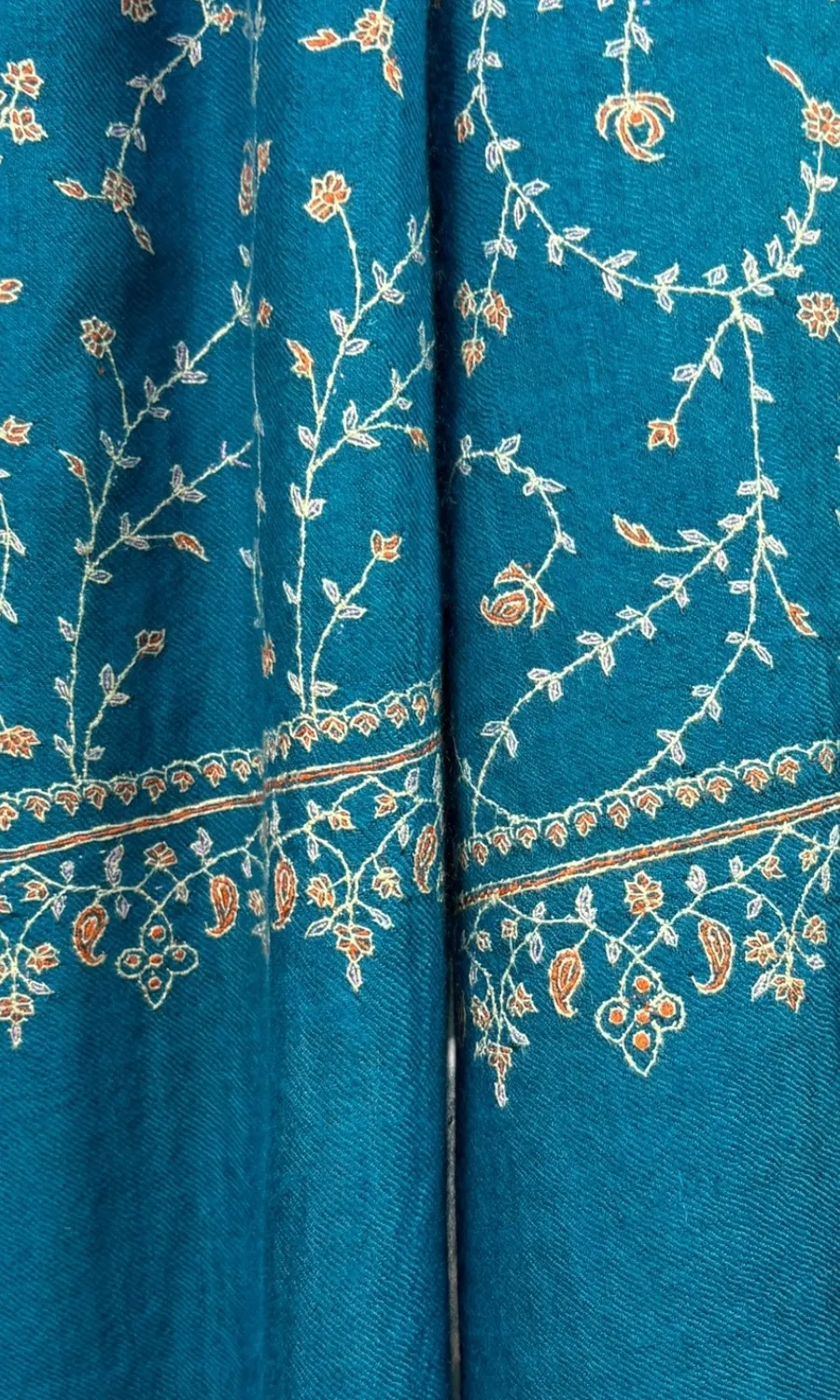 Handbestickter großer Schal aus Pashminawolle - Mohini